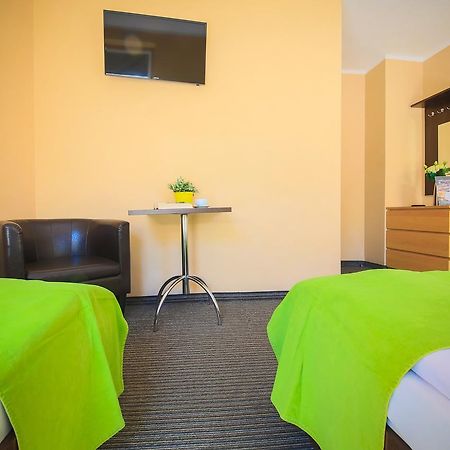 Glow Hostel วรอตซวาฟ ภายนอก รูปภาพ