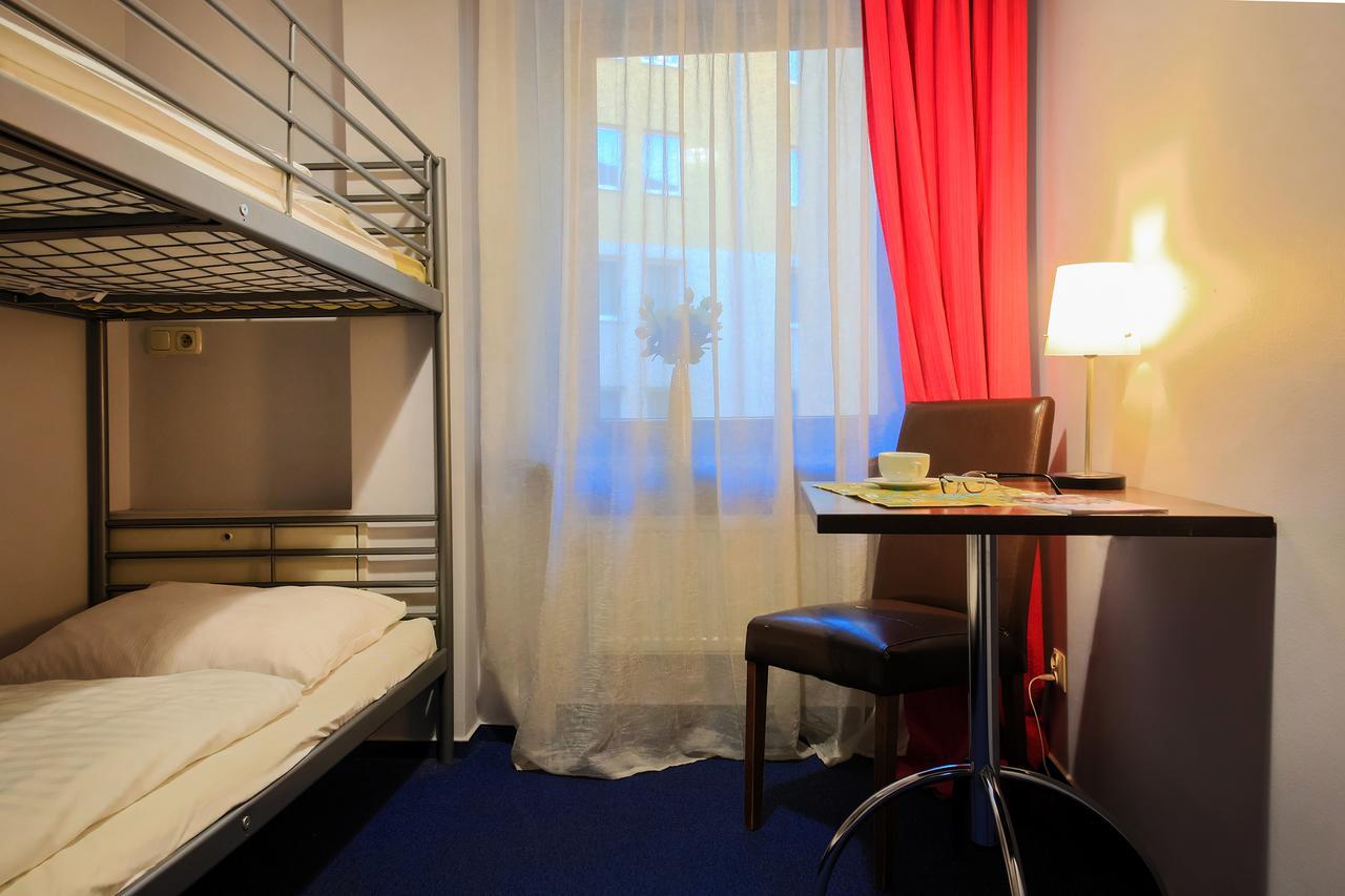 Glow Hostel วรอตซวาฟ ภายนอก รูปภาพ