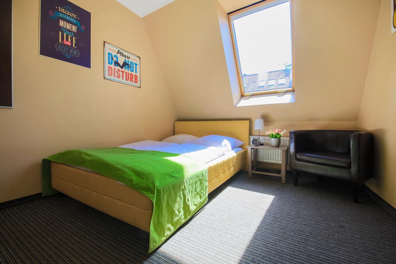 Glow Hostel วรอตซวาฟ ภายนอก รูปภาพ
