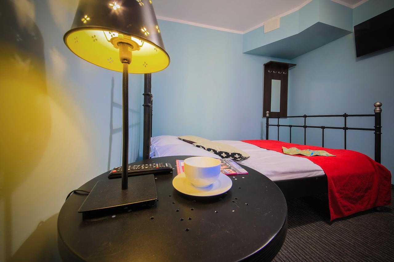 Glow Hostel วรอตซวาฟ ภายนอก รูปภาพ