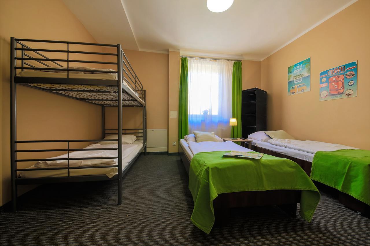 Glow Hostel วรอตซวาฟ ภายนอก รูปภาพ
