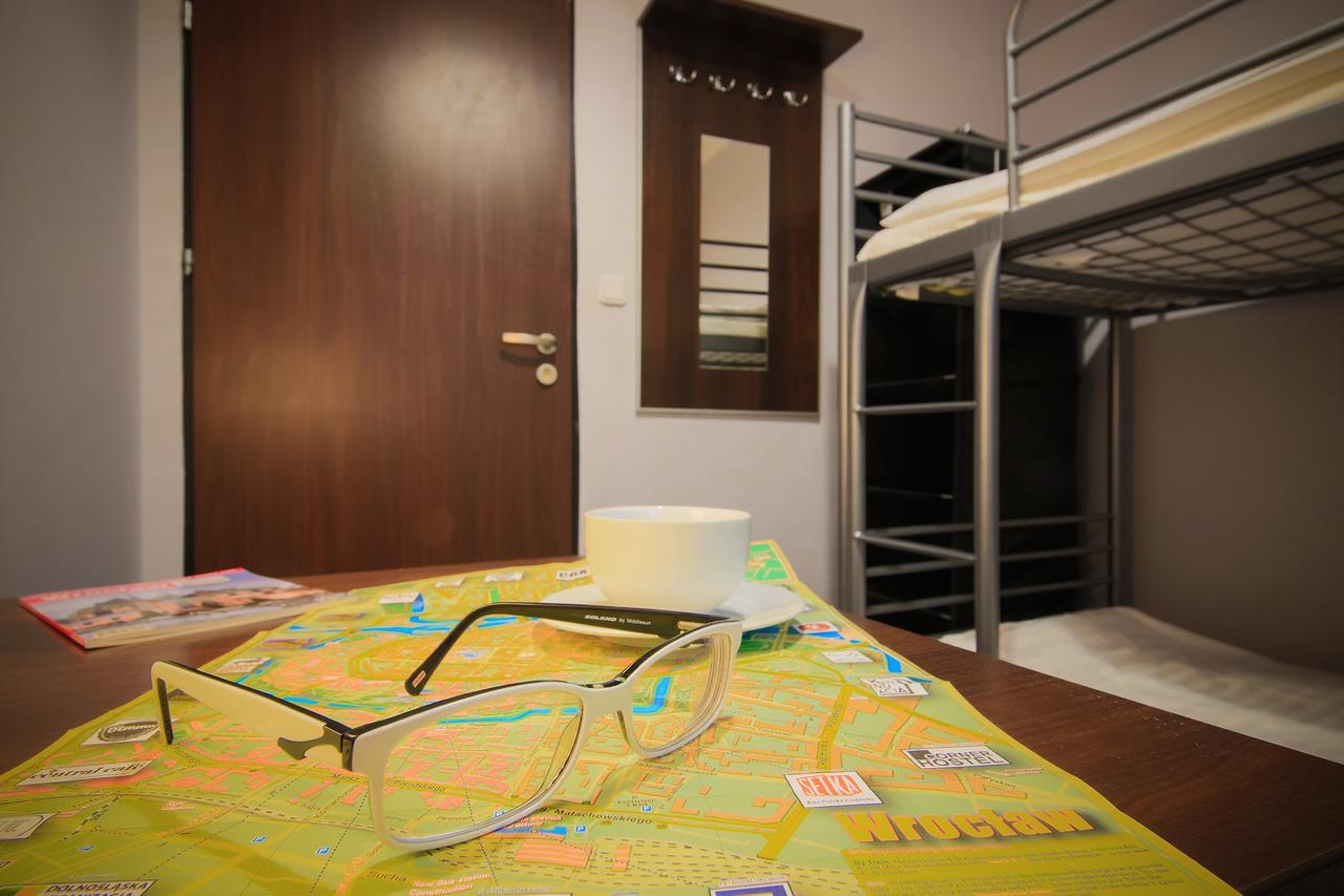 Glow Hostel วรอตซวาฟ ภายนอก รูปภาพ