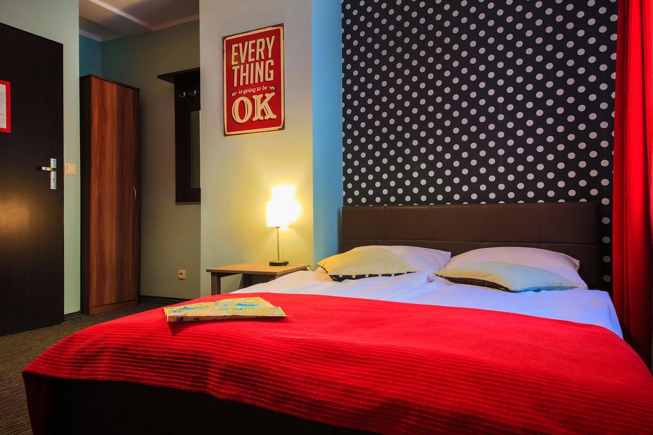 Glow Hostel วรอตซวาฟ ภายนอก รูปภาพ