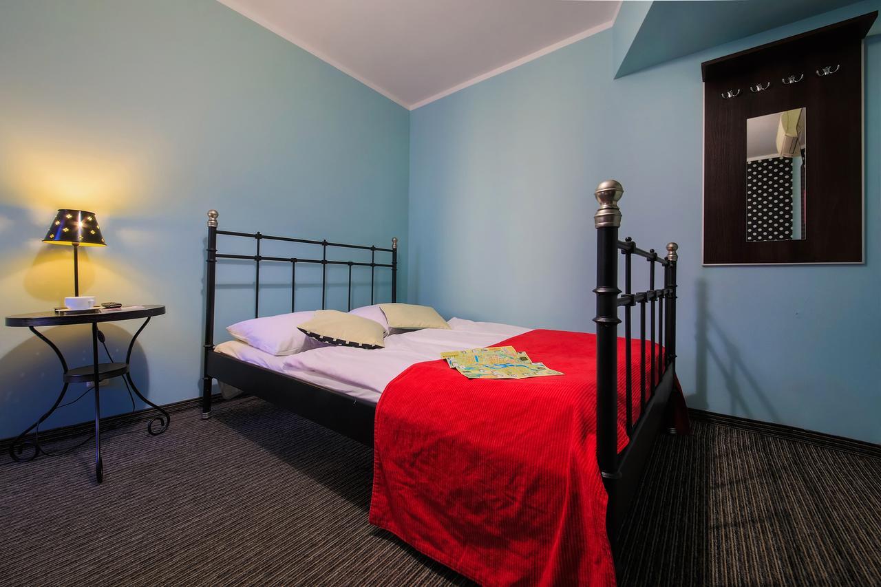 Glow Hostel วรอตซวาฟ ภายนอก รูปภาพ