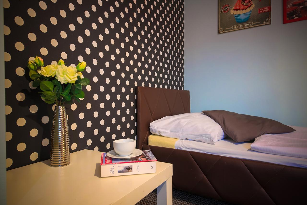 Glow Hostel วรอตซวาฟ ภายนอก รูปภาพ