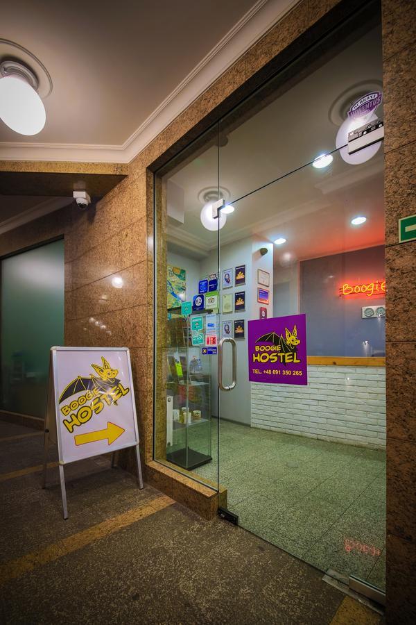 Glow Hostel วรอตซวาฟ ภายนอก รูปภาพ