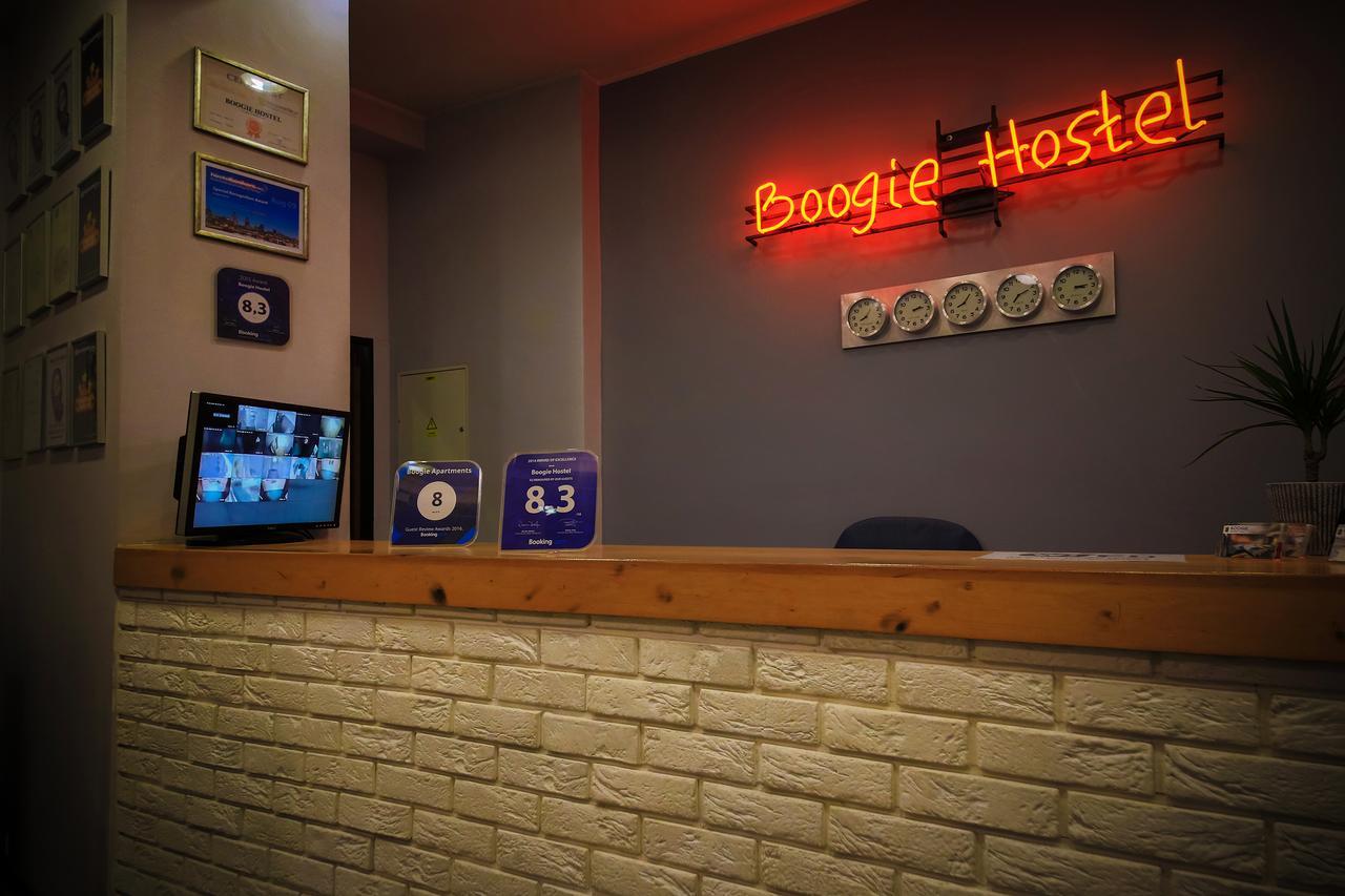 Glow Hostel วรอตซวาฟ ภายนอก รูปภาพ
