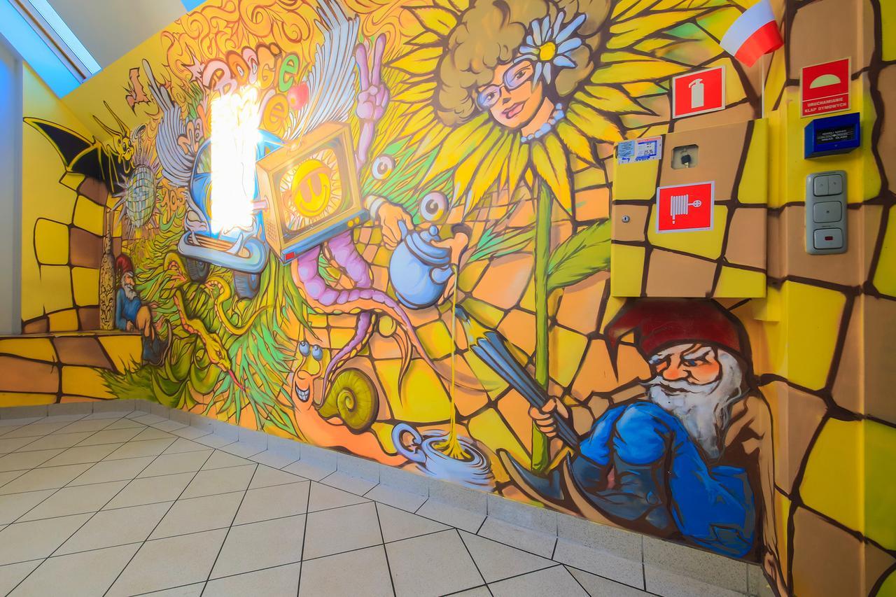 Glow Hostel วรอตซวาฟ ภายนอก รูปภาพ