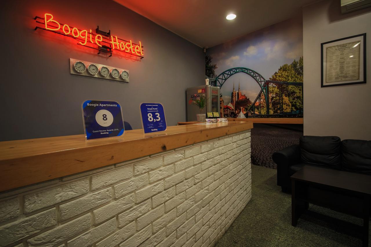 Glow Hostel วรอตซวาฟ ภายนอก รูปภาพ