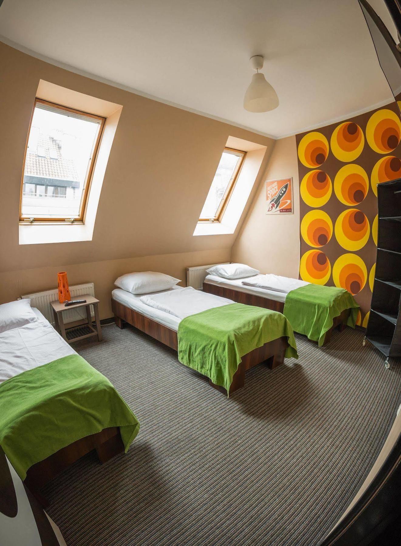 Glow Hostel วรอตซวาฟ ภายนอก รูปภาพ